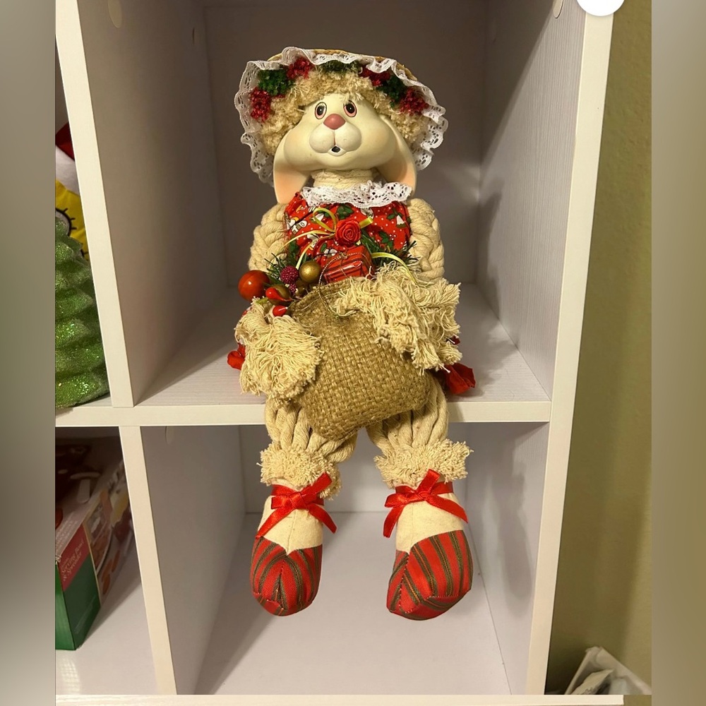 Vintage House of Lloyd Christmas around the world Flossie the Bunny Shelf Sitter